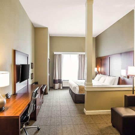 Comfort Suites - Додж Сити Екстериор снимка