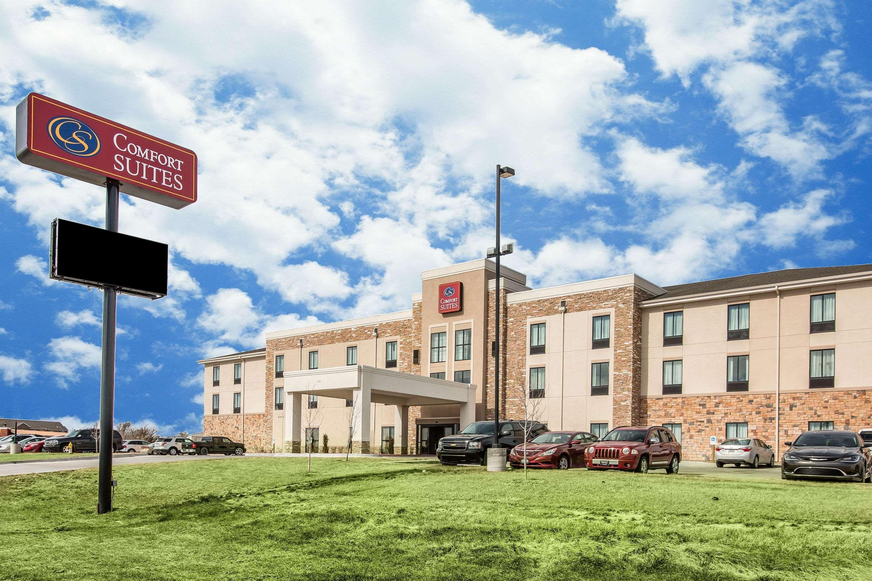 Comfort Suites - Додж Сити Екстериор снимка