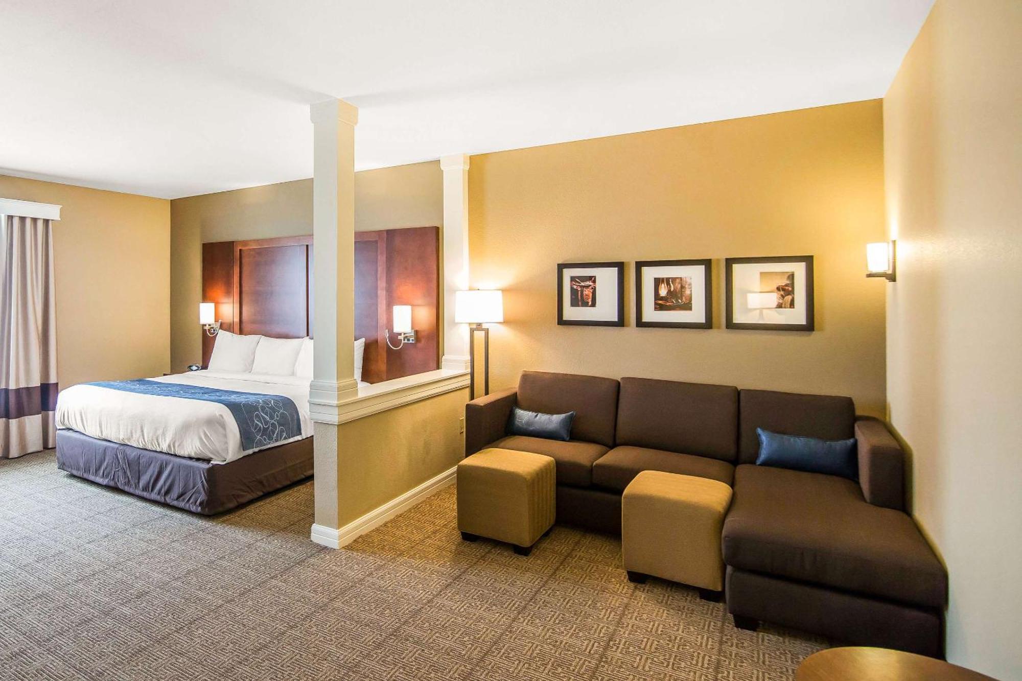 Comfort Suites - Додж Сити Екстериор снимка