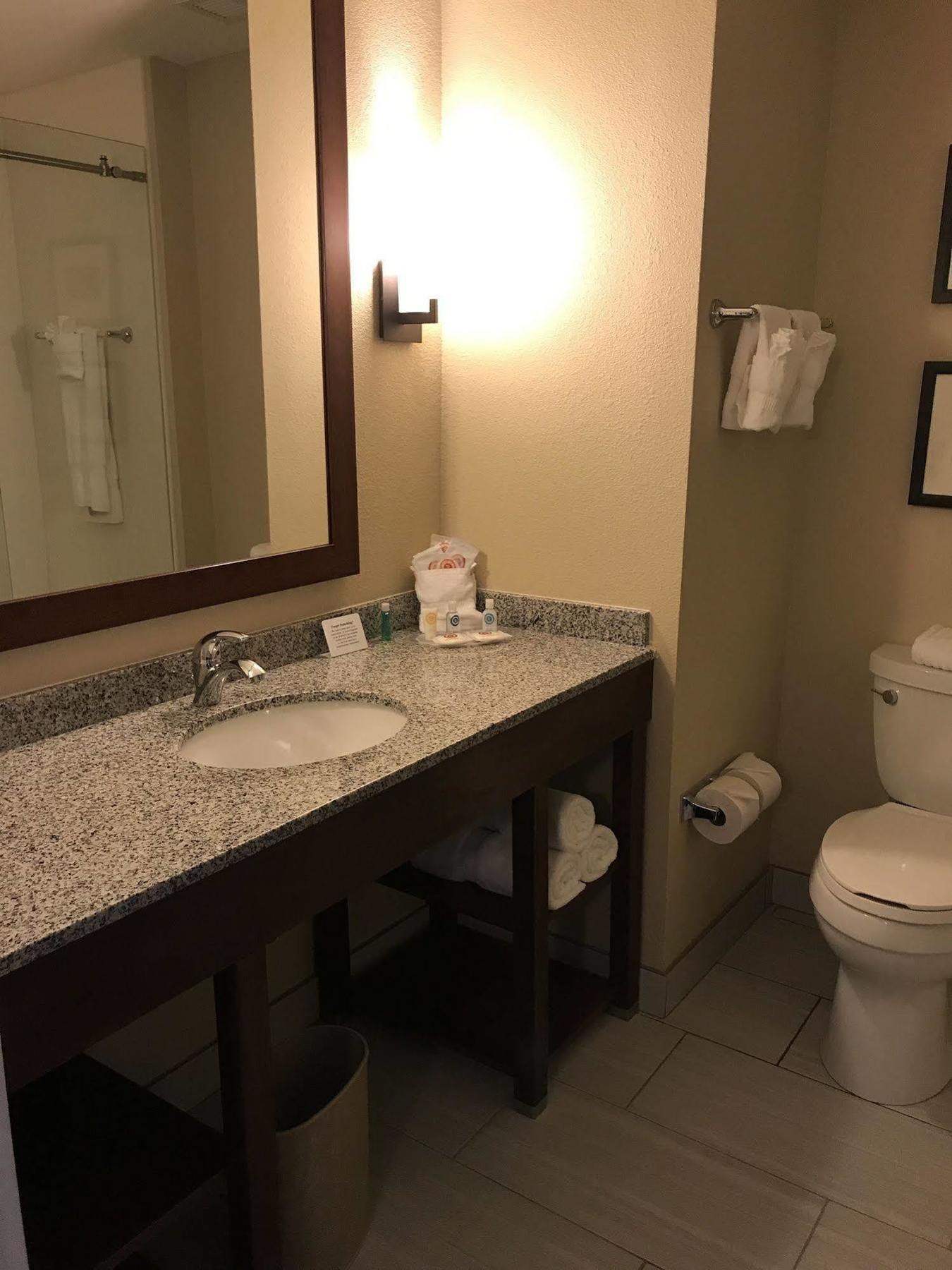 Comfort Suites - Додж Сити Екстериор снимка